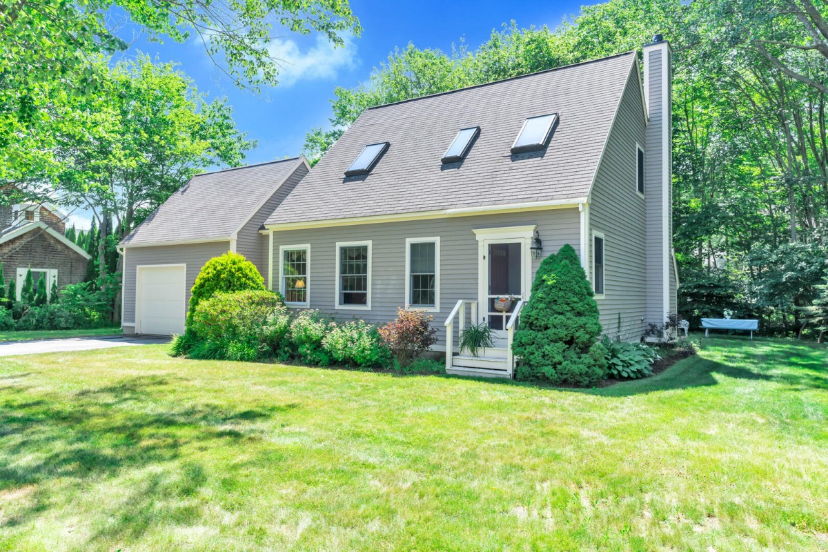 Sand Dollar Real Estate LLC-Knee Deep-image-1